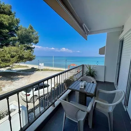 The House - Steps From The Sea Apartment