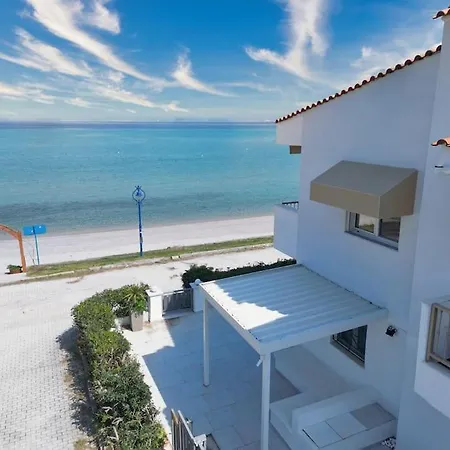 The House - Steps From The Sea Apartment