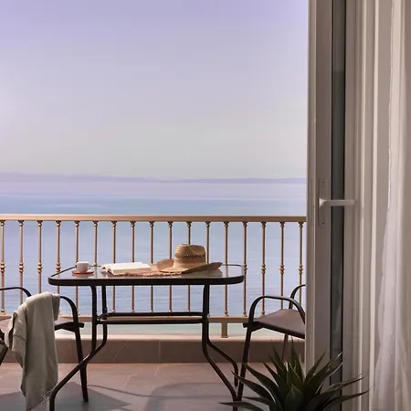 The House - Steps From The Sea *