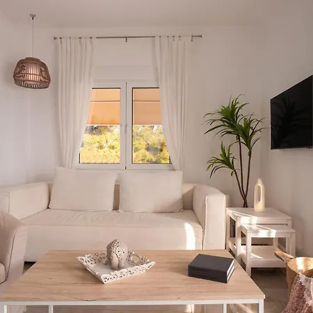 The House - Steps From The Sea