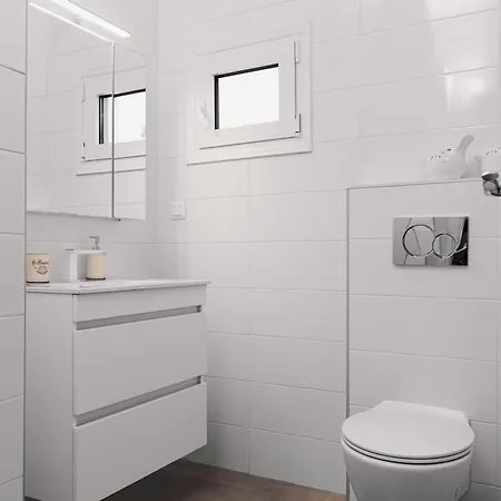 The House - Steps From The Sea Daire Chaniotis