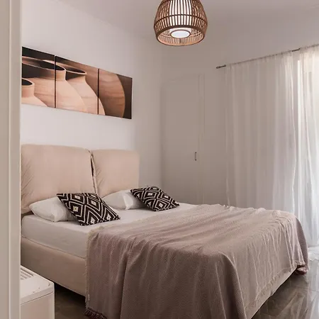 The House - Steps From The Sea Daire